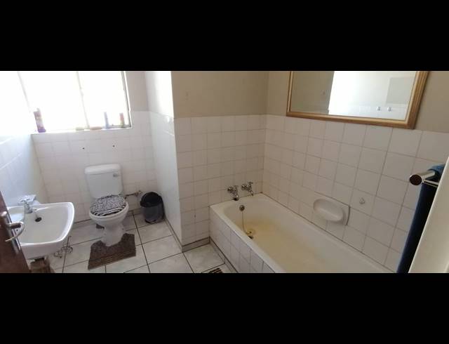 3 BEDROOM HOUSE FOR SALE IN STILFONTEIN EXT 4